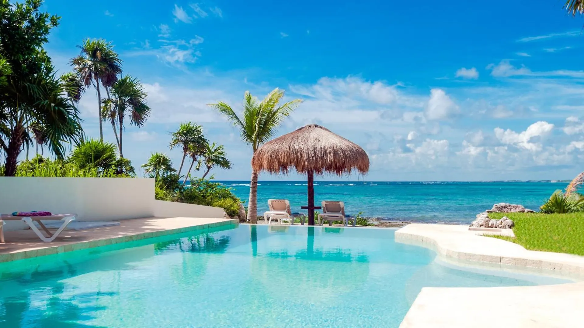 Beachfront Luruxy Villa In Tulum Pueblo