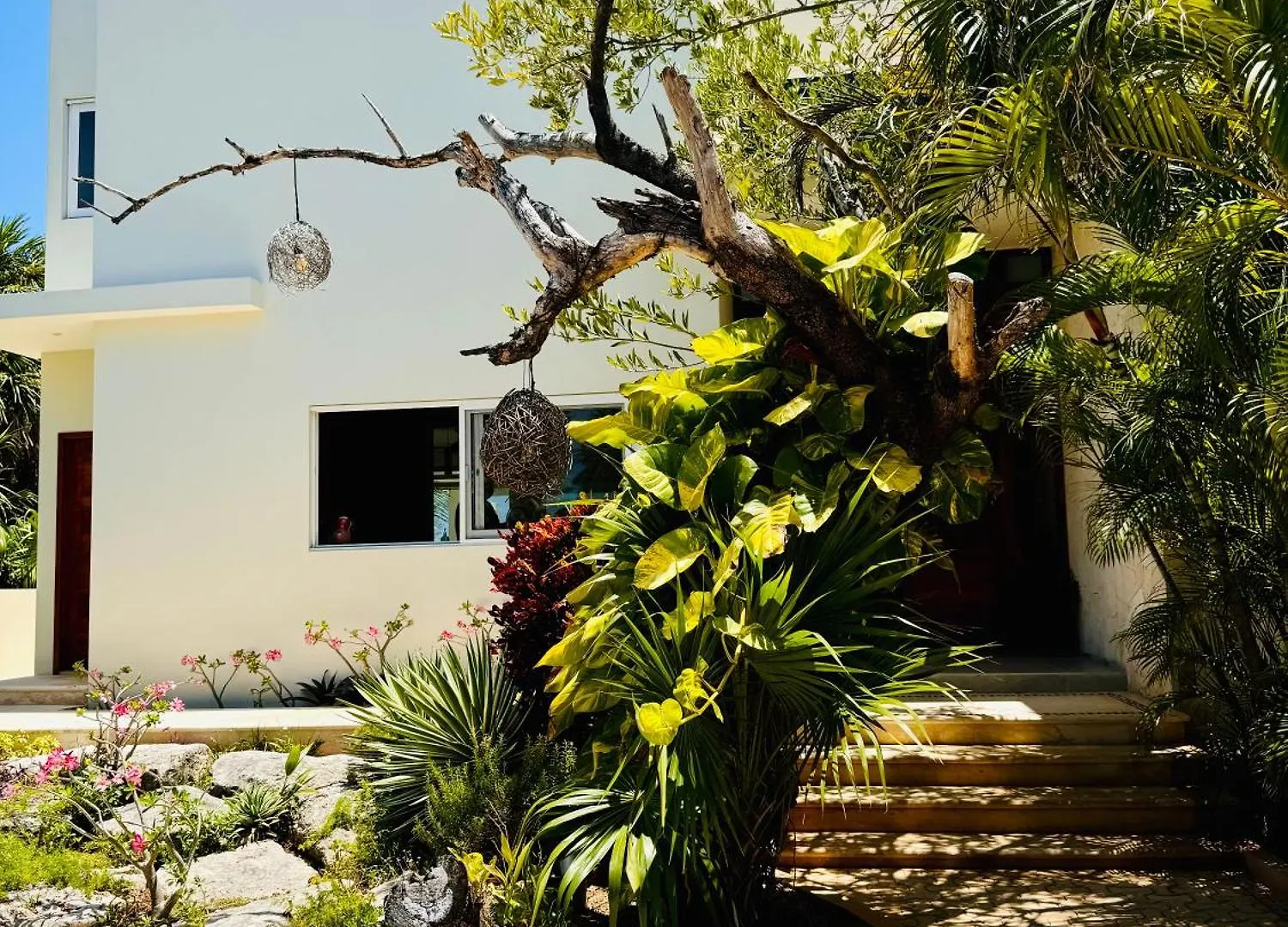 Beachfront Luruxy Villa In Tulum Pueblo