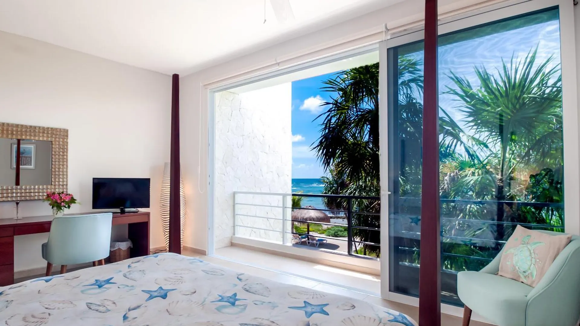 Beachfront Luruxy Villa In Tulum