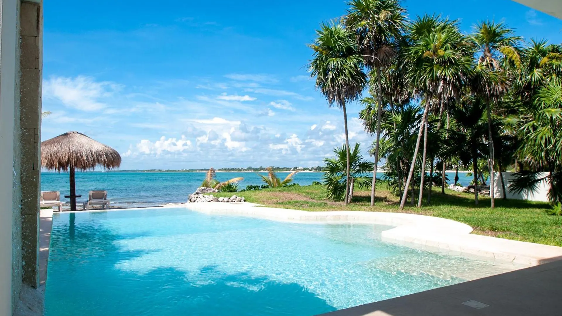 Beachfront Luruxy Villa In Tulum